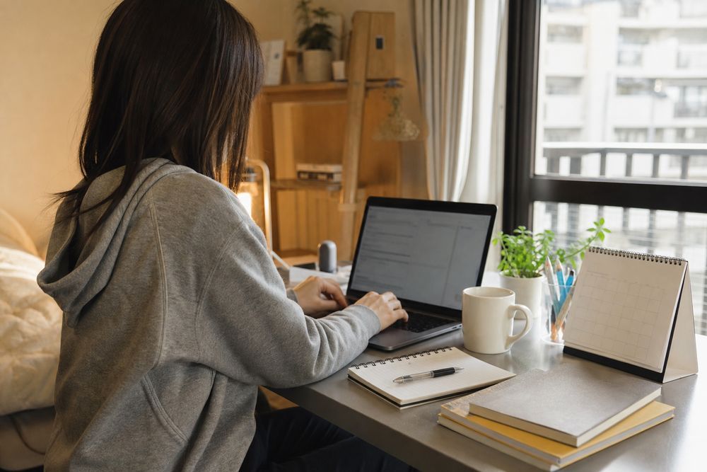 Un job Étudiant en ligne se choisit avec méthode